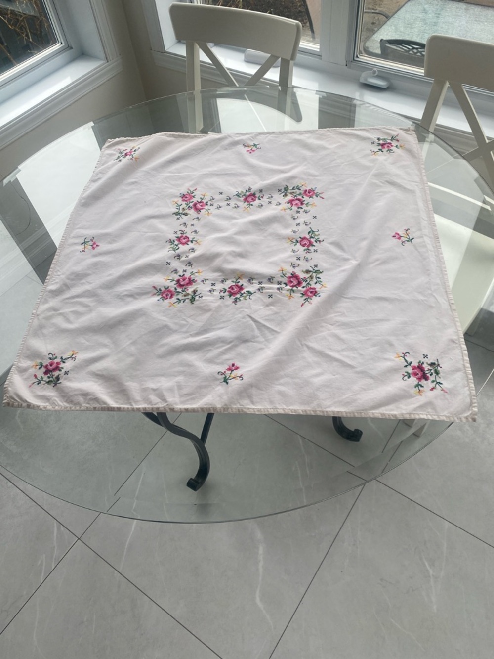Vintage Embroidered/Pink Small Floral cotton Square Tablecloth 32”x31.5”